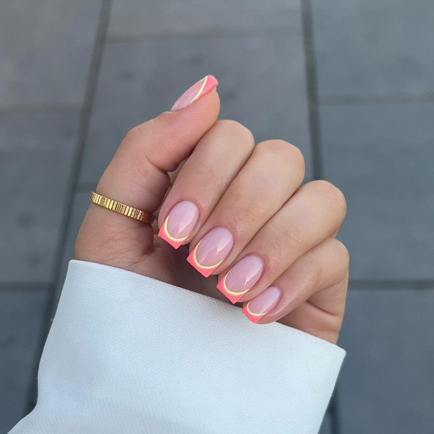 Minimal Coral Nail For Women