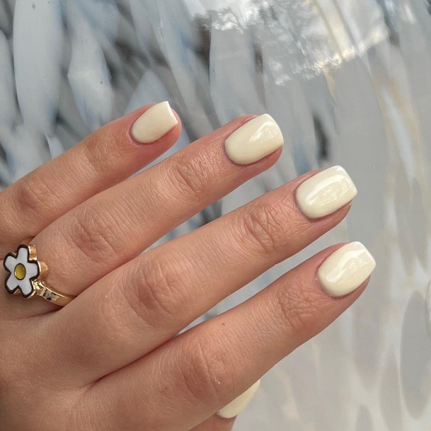 Minimal Cream Nail For Women