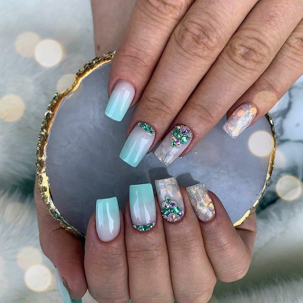 Minimal Crystals Nail For Women