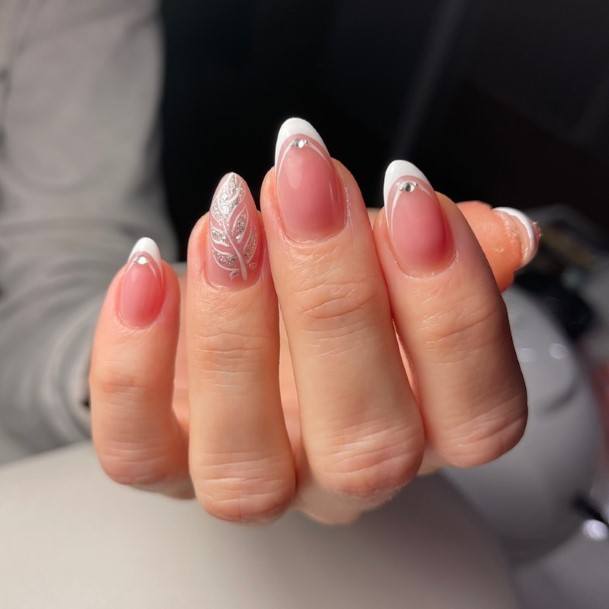 Minimal Feather Nail For Women