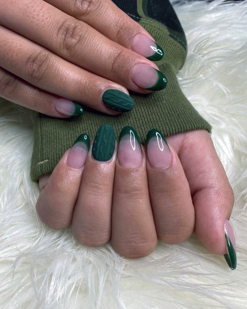 Minimal Hunter Green Nail For Women