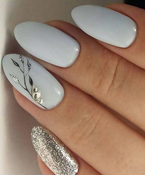 Minimal Ivory Nail For Women