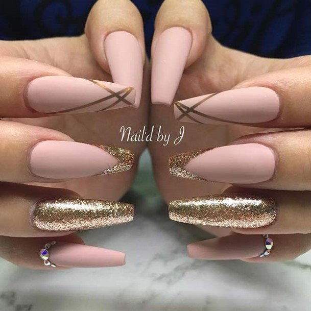 Minimal Light Nude Nail For Women