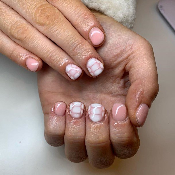 Minimal Pale Pink Nail For Women