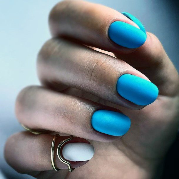 Minimal Plain Nail For Women