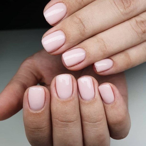 Minimal Short Pink Nail For Women