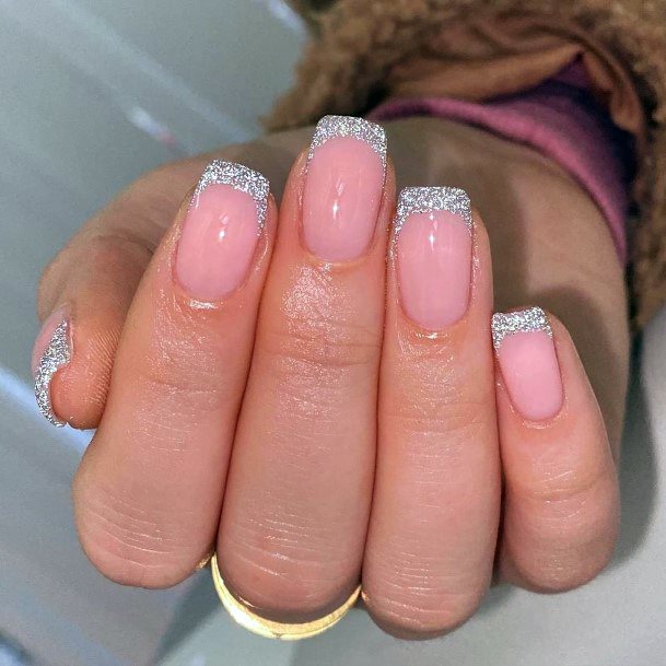 Minimal Silver Dress Nail For Women