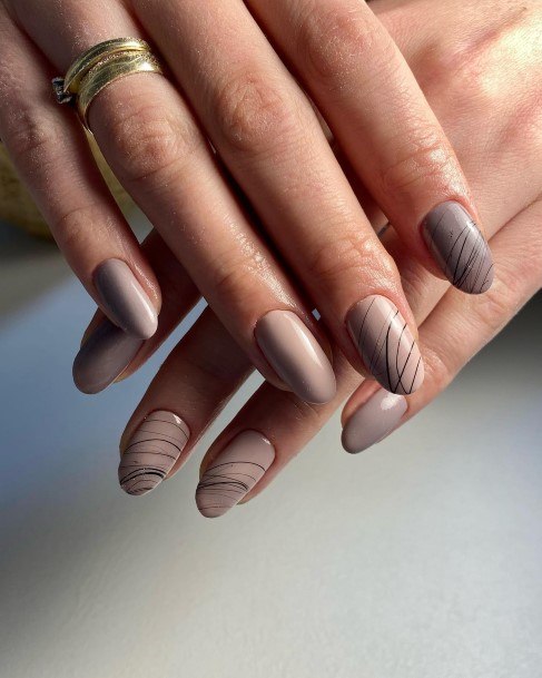 Minimal Spider Nail For Women