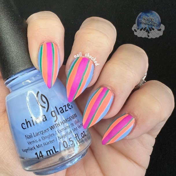 Minimal Striped Nail For Women