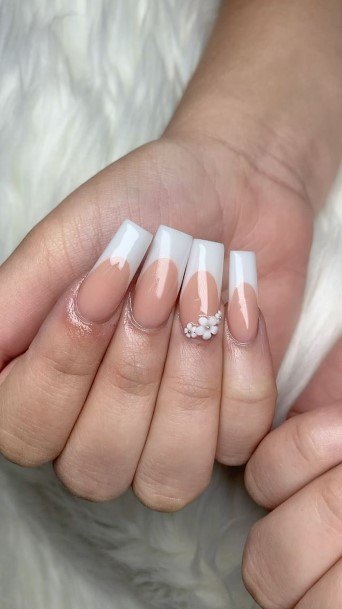 Minimal White And Nude Nail For Women