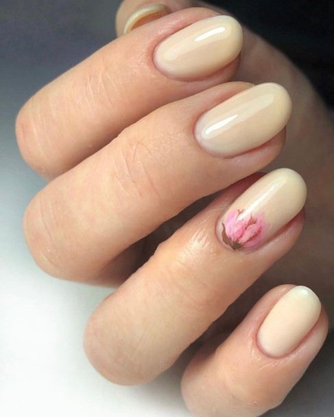 Minimal White With Flowers Nail For Women