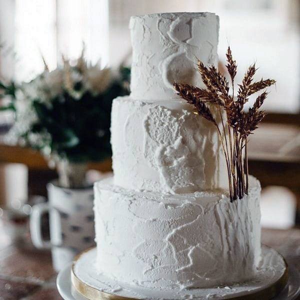 Minimalist Bohemian White Cake With Dried Grass Wedding Cake Ideas