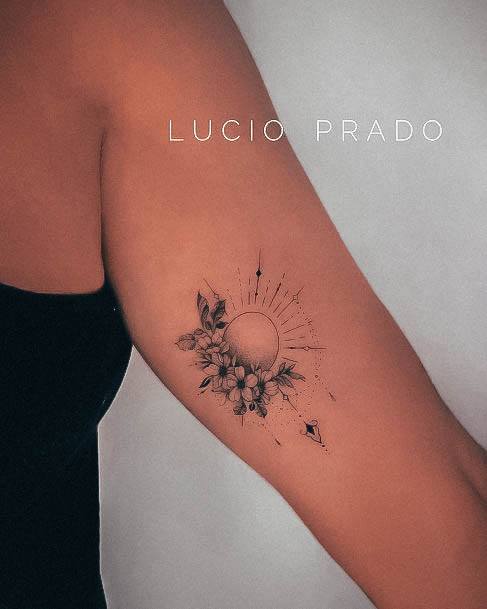 Minimalistic Womens Fine Line Tattoo Designs