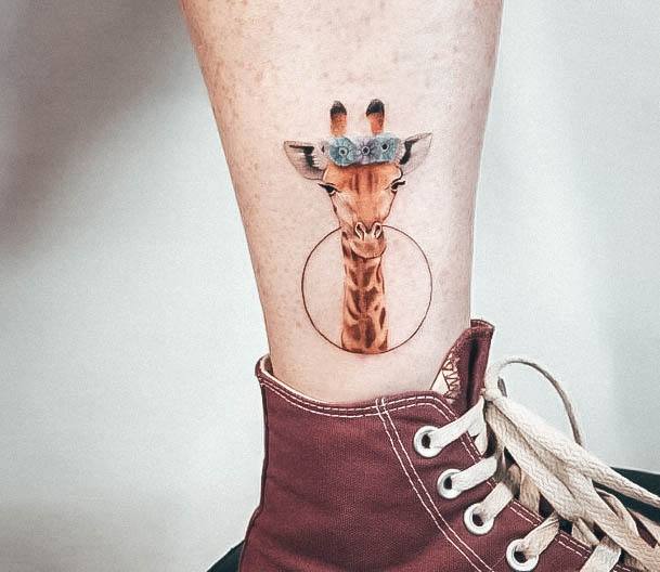 Minimalistic Womens Giraffe Tattoo Designs