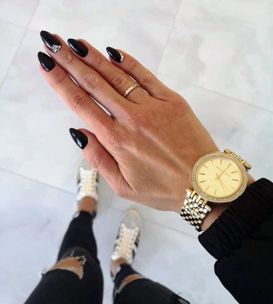 Modern Black Nails For Women