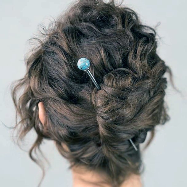 Modern Messy French Twist For Teenage Girls And Women