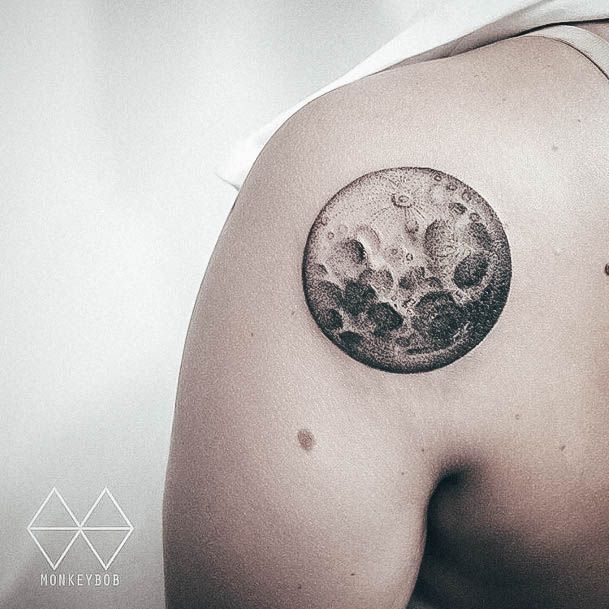 Moon Tattoos Feminine Ideas