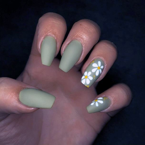 Muted Green White Daisy Art Nails