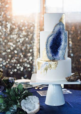 Natural Crystal Themed Wedding Cake Stand Women