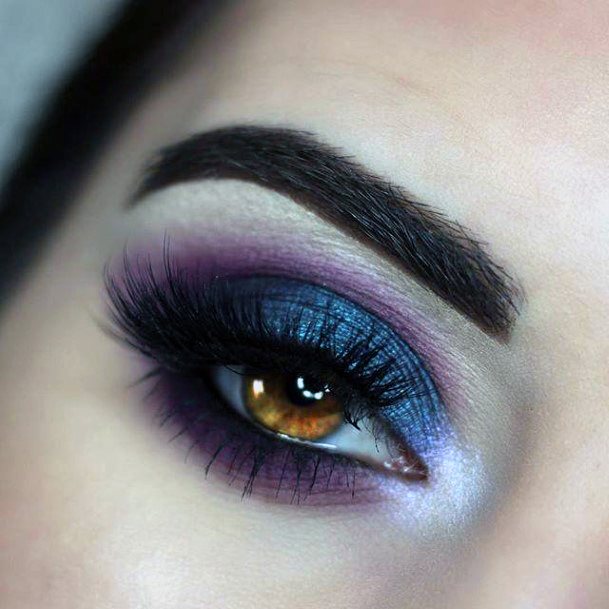 Navy Blue Girls Good Eyeshadow