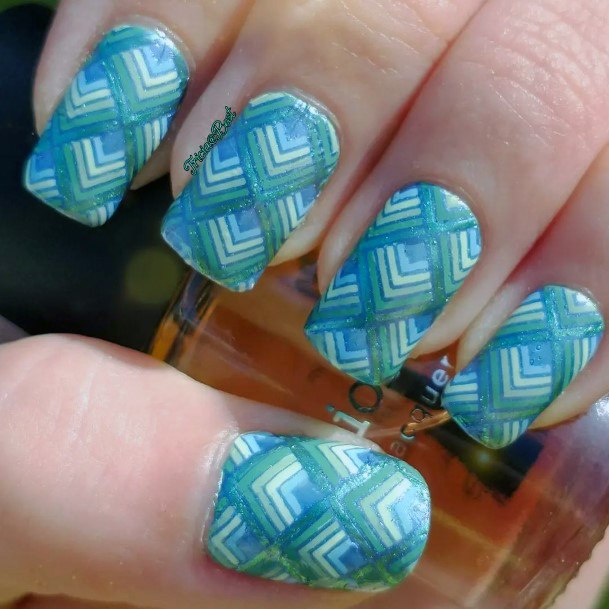 Neat Art Deco Nail On Female