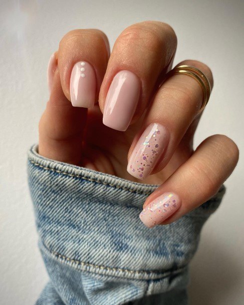 Neat Cream Nail On Female