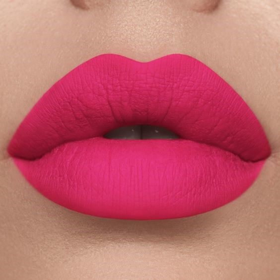 Neon Pink Lipstick Makeup Looks For Women