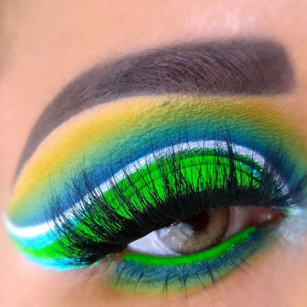 Neon Shaded Green Makeup Looks For Women