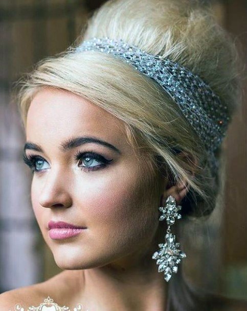 New Age Messy Beehive Hairstyle With Headband For Blonde Women