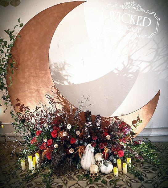 New Moon Gothic Wedding Decor