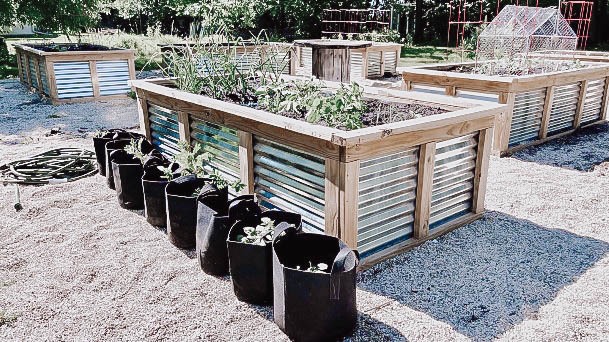 Nice Raised Garden Bed Ideas Galvanized