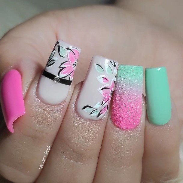 Nice White With Flowers Nails For Women