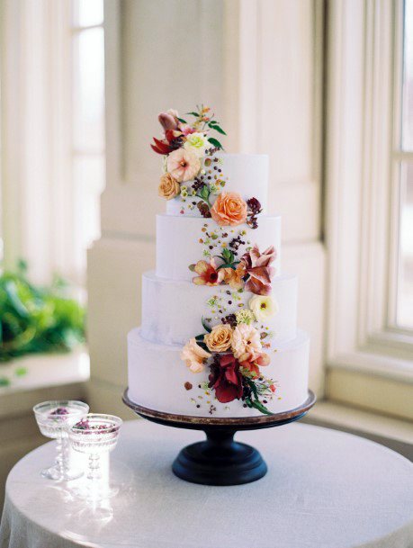 November Wedding Flowers On Cake