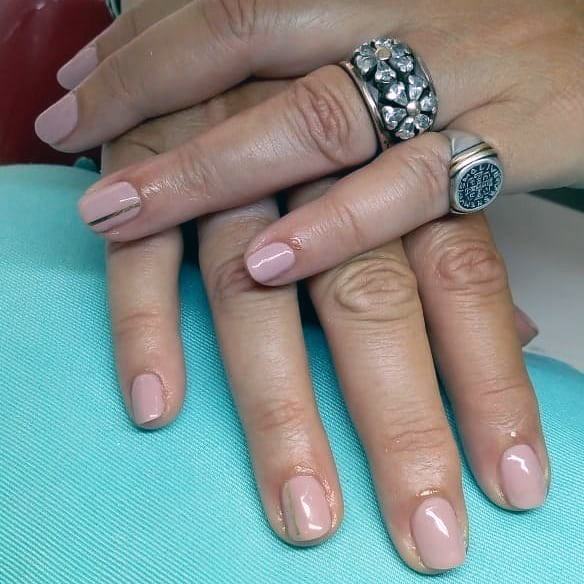 Nude Nailss With Golden Lines