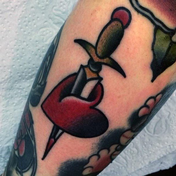 Old School Traditional Dagger Heart Tattoo Designs For Women
