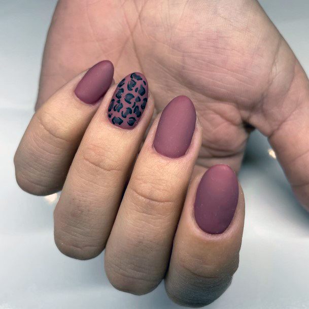 Ornate Nails For Females Maroon And Black