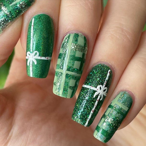 Ornate Nails For Females Red And Green