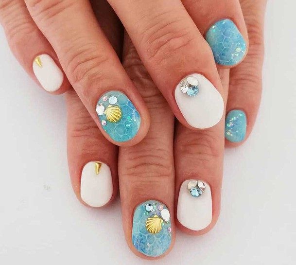 Ornate Nails For Females Sea