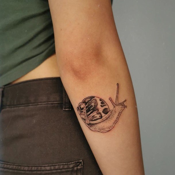 Ornate Tattoos For Females Snail