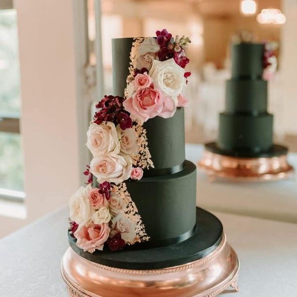 Palatial Black Wedding Cake With Roses