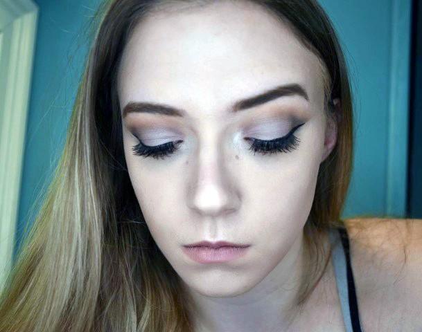 Pale And Natural Eyeshadow Women