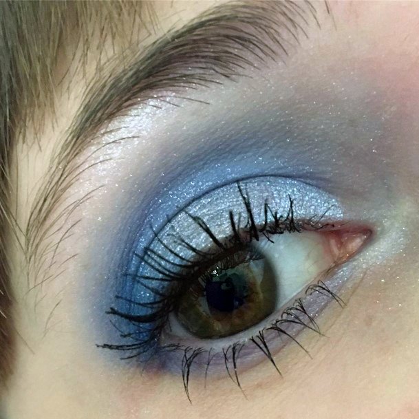 Pearly Grey And Blue Eyeshadow Women