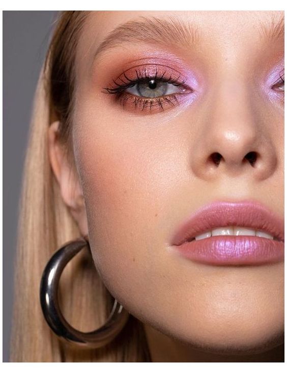 Pearly Pink Eye Makeup Looks Women