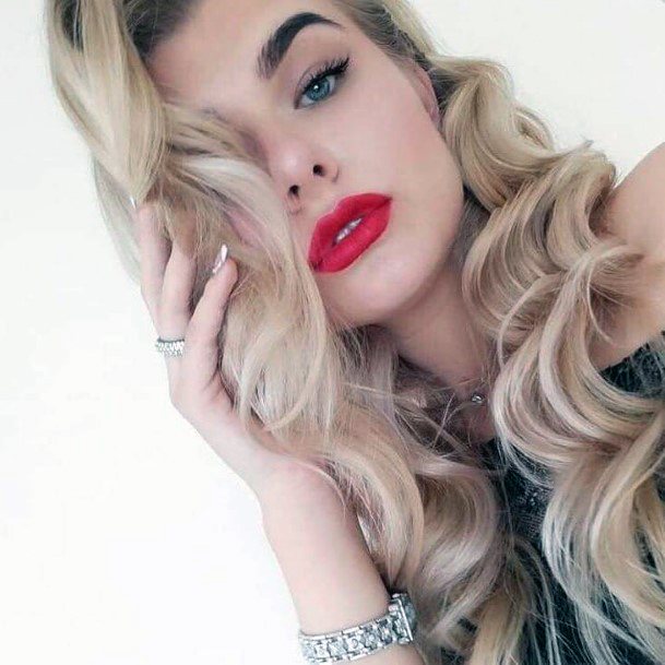 Peekaboo Front Curls And Long Blonde Old Hollywood Waves Womens Hairstyle