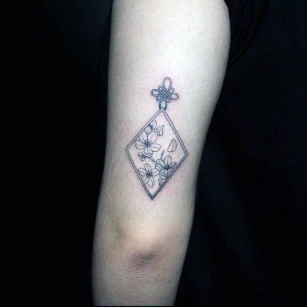 Pendant Female Tattoo Designs