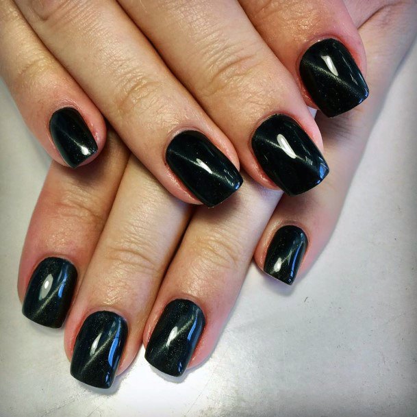 Penetrating Black Dark Cat Eye Nails