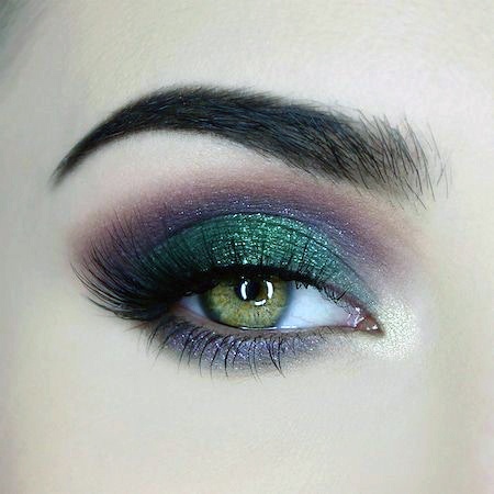 Phenomenal Black With Green Shades Eyeshadow Women