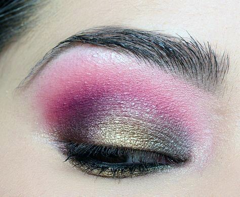 Pink And Metallic Cute Eyeshadow Women