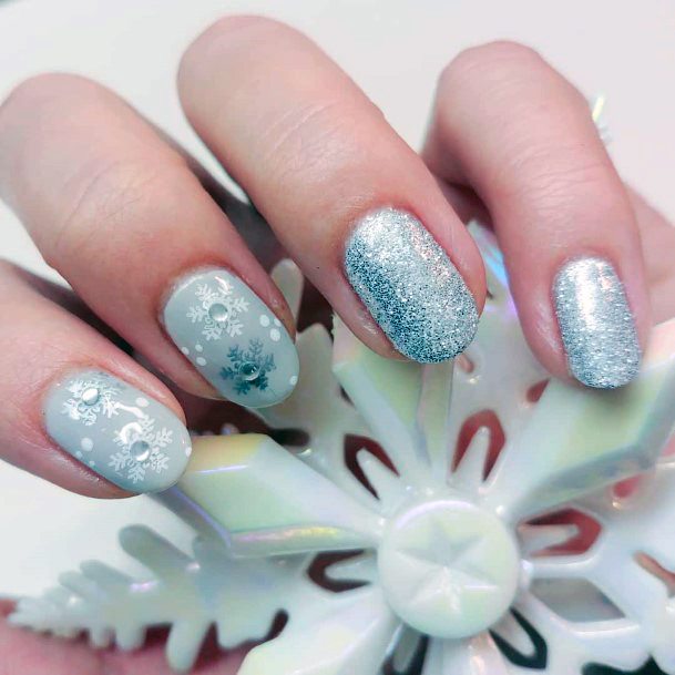 Pleasant Blue And White Snow Nails Women