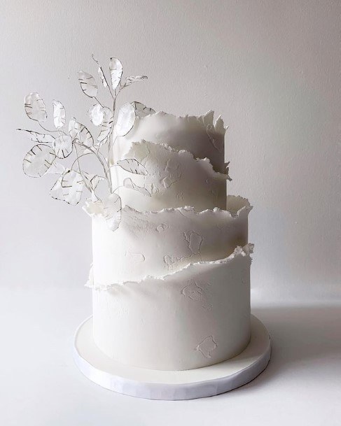 Pleasant White Wedding Cake